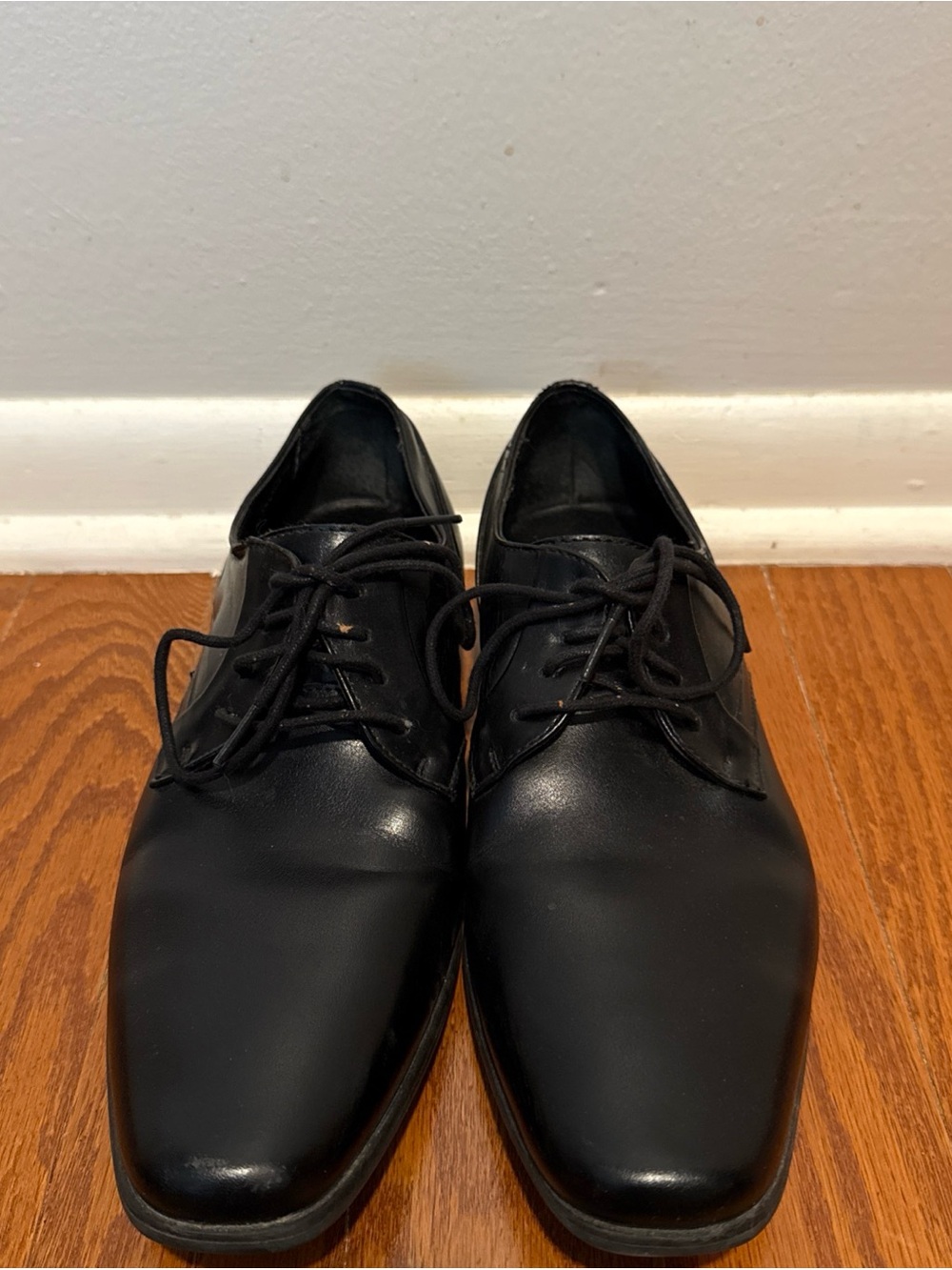 Calvin Klein Black Leather Lace-Up Oxfords, size 8.5